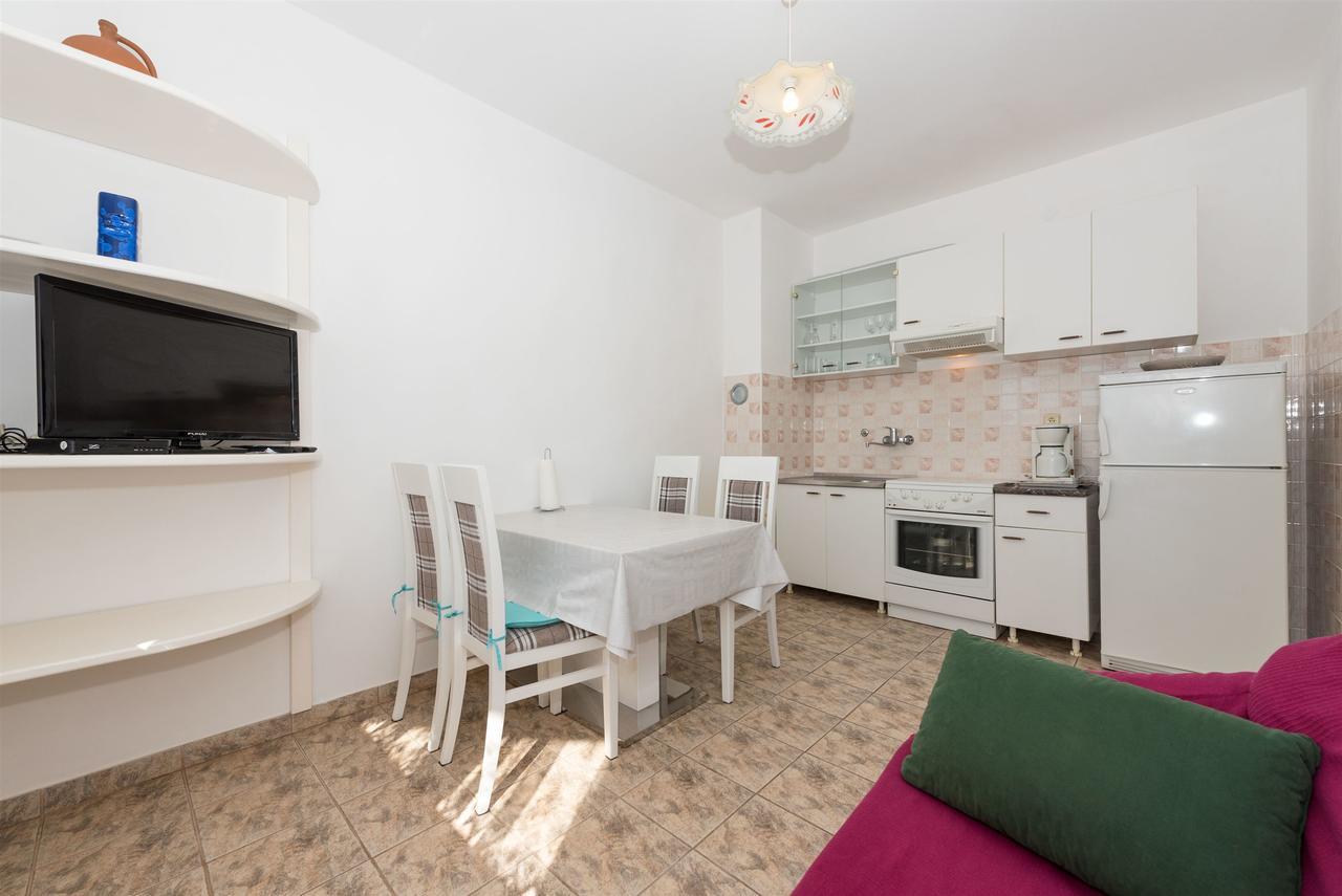 Apartments Danica Tisno Bagian luar foto
